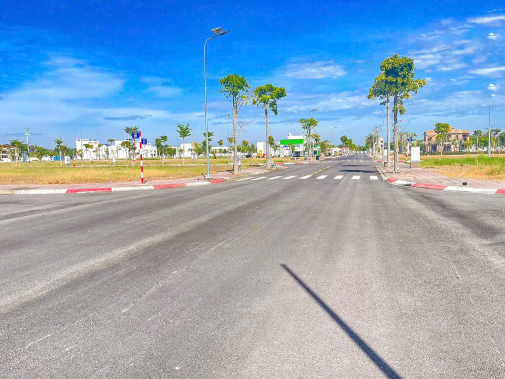 Phương Trường An 6 hạ tầng Đường nhựa 12-25m, vỉa hè, cây xanh, điện âm, nước máy, camera an ninh